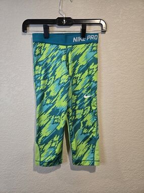 Nike Girls' Teal & Lime Camo-Print Compression Capris